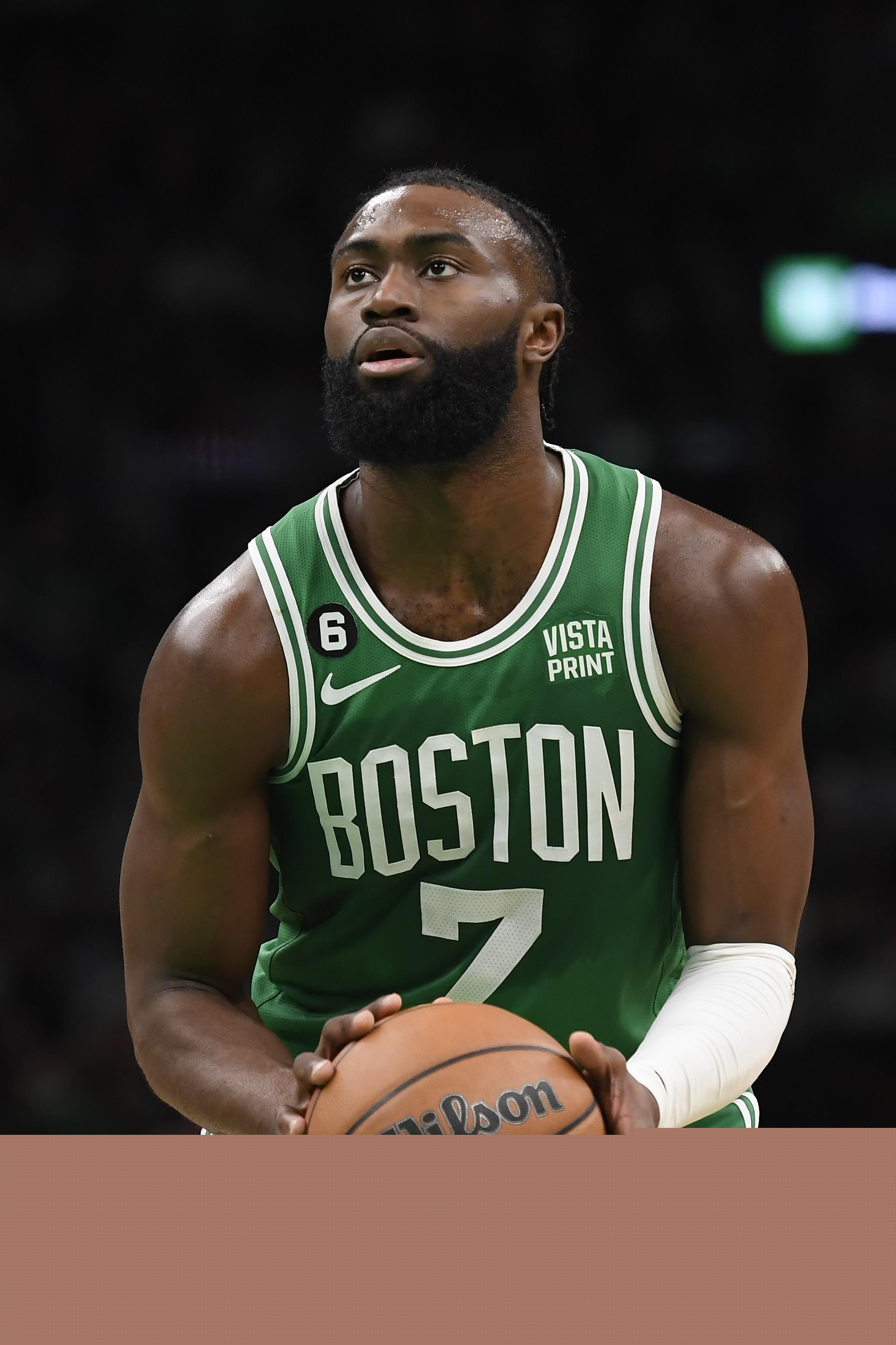 里程碑之战，麦肯尼迎来尤文生涯第200次出场（麦肯尼第200次代表尤文出场，迎来里程碑时刻）