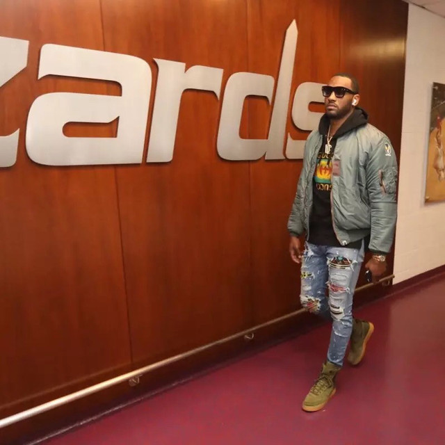 尴尬！王博指导末节换上4名“新人”，许利民指导却仍打不过（王博末节启用四位新兵，许利民仍未能取胜）