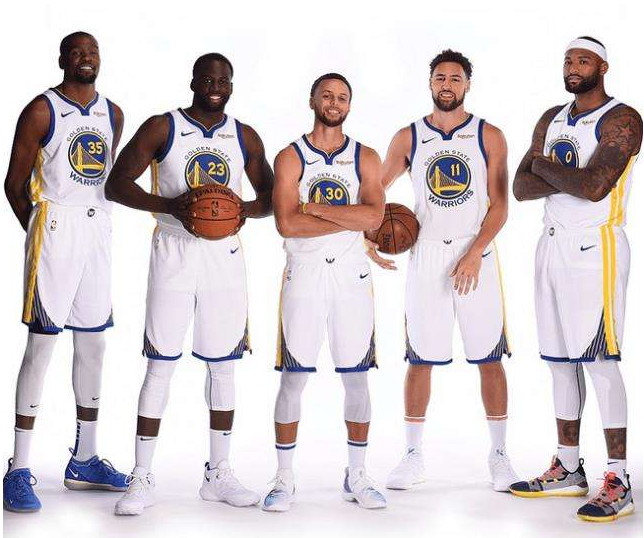 小法：不认为差距有那么大，有国米那种前锋你总会更接近胜利（小法：差距没那么夸张，若拥有国米那样的前锋，胜利会更近）