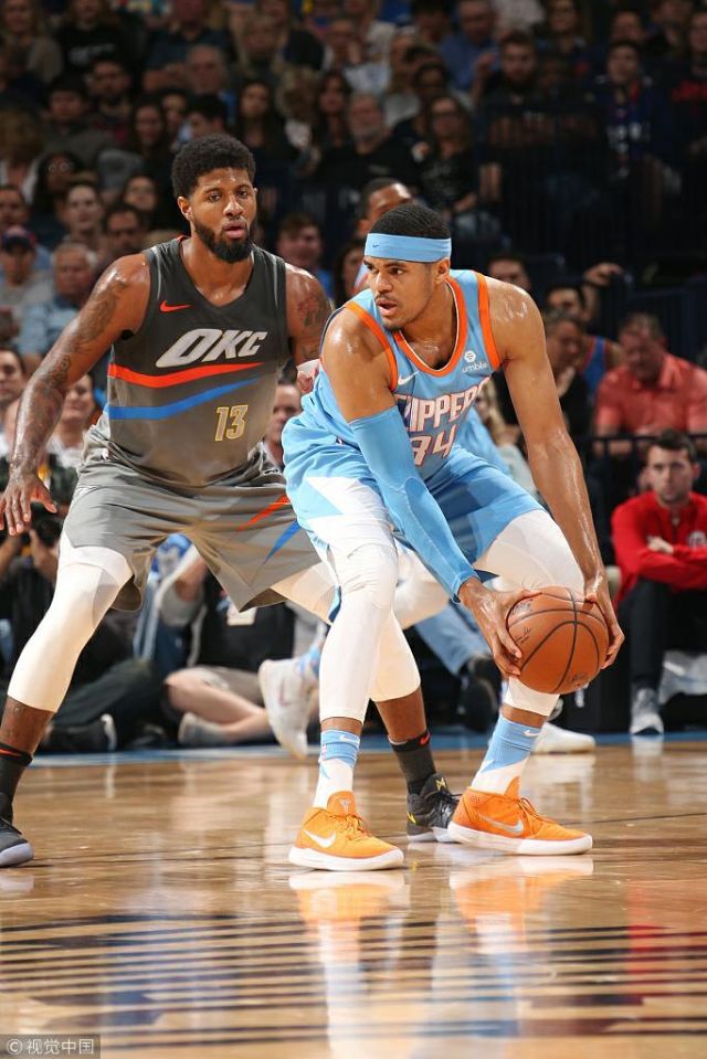 欧冠改制后连续3场破门最年轻榜单：17岁卡尔居首，姆巴佩次席（欧冠改制以来连续三场进球最年轻球员榜：17岁卡尔居首，姆巴佩第二）